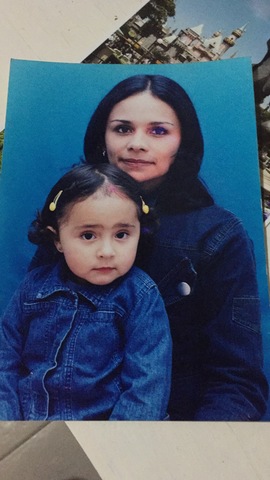 Despues vivi solo con mi mamá aca en Chia