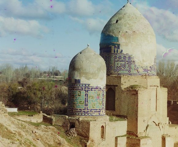 Ulugh Beg, bisnieto de Tamerlán, comienza la construcción del gran observatorio en Samarcanda
