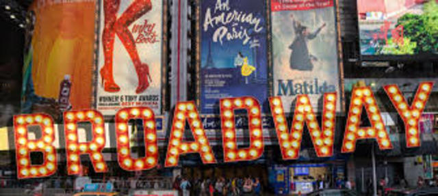 THE MUSICALS ARRIVE IN NEW YORK, EU