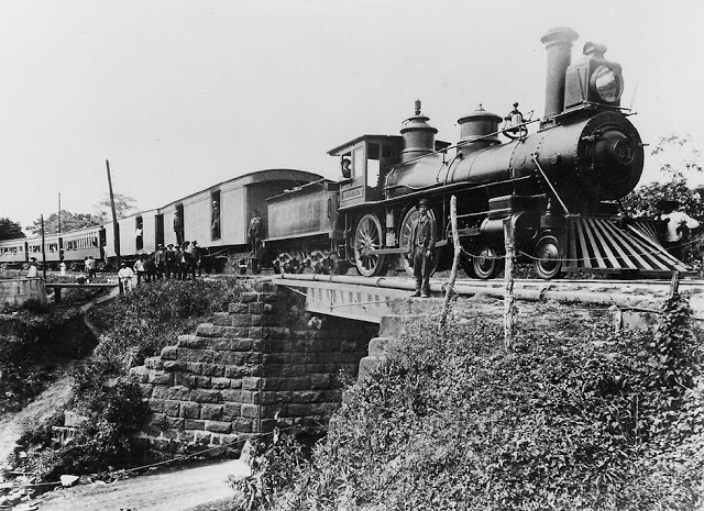 Se cosntruye el ferrocarril de panamá