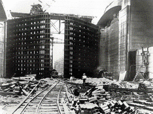 El canal de Panamá queda a media obra