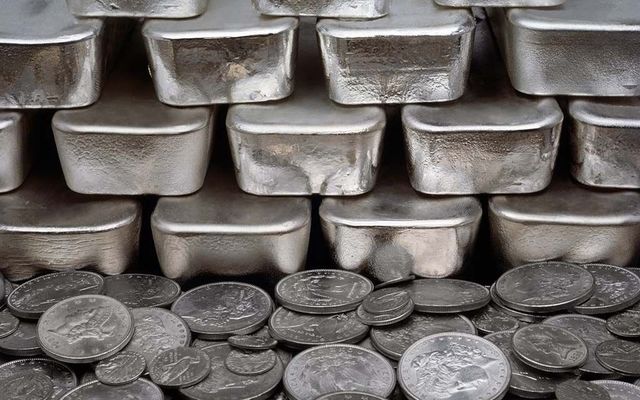Inicia siglo de la depresión económica, asociada a la caída de la producción de plata.