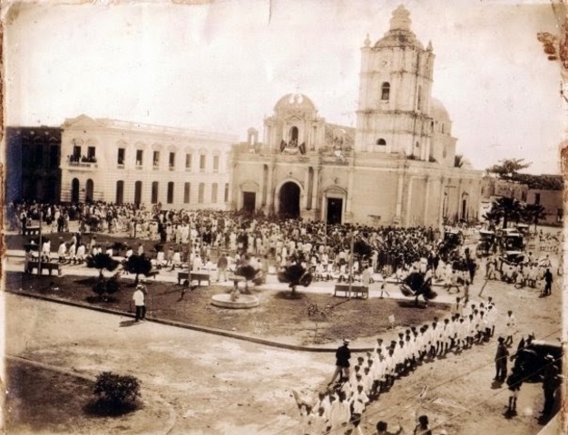 Ella por asuntos de la sociedad se marcha de la Manga a San Juan de la Ciénaga.