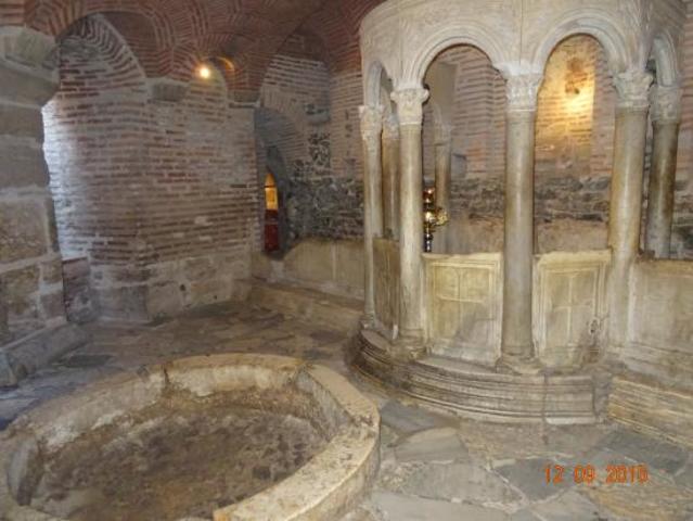 Ο πρώτος μικρός τρίκλιτος Ναός στον χώρο