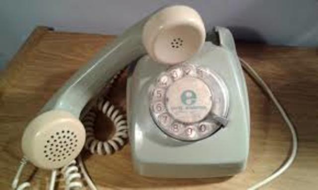 Tecnologías: radio AM - FM, calculadoras, juegos, teléfono (entel)