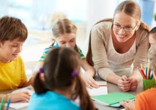 se crea la licenciatura en pedagogía