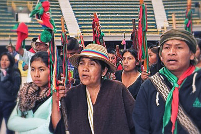 Creación de los primeros comités femeninos
