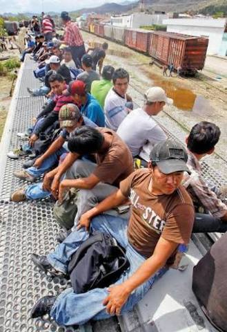 Deportación de más de 2.8 millones de Mexicanos.