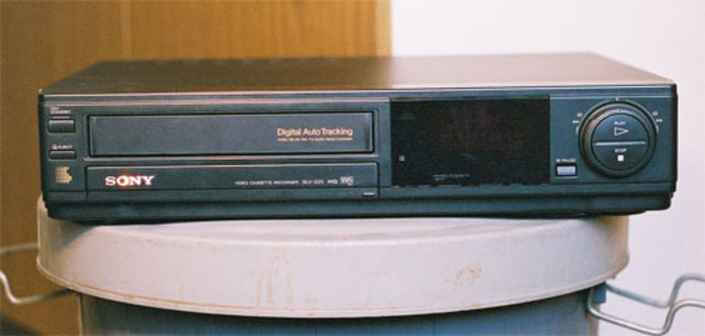 World’s smallest VCR created