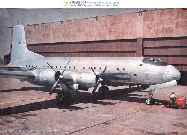 Un avión Douglas C-74 Globemaster