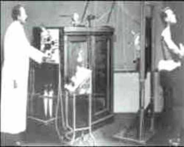 Primeira aplicação medica dos raios-x no Brasil