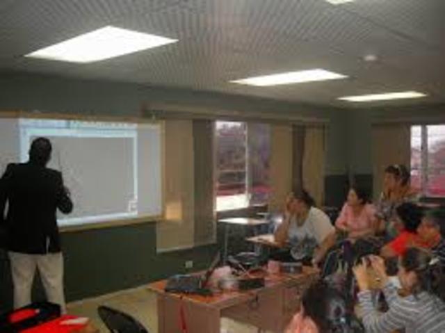 Cañon, pantalla en el aula