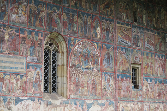 Prohibición formal de monasterios