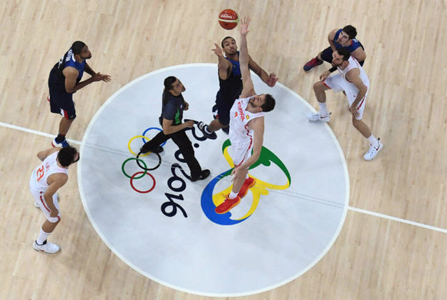 El baloncesto se incluye entre los deportes olímpicos.