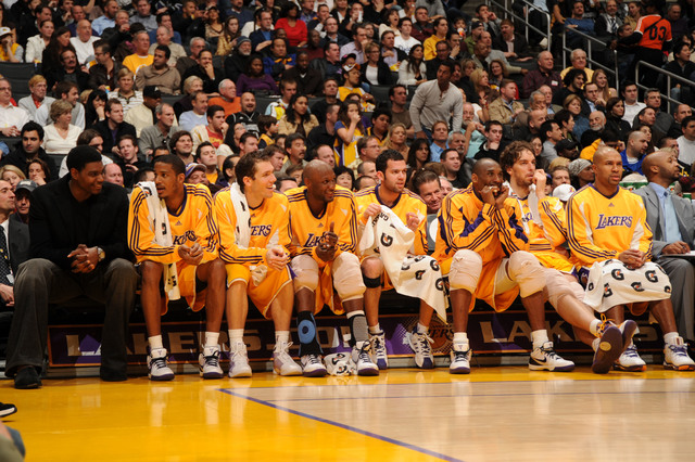 El numero de jugadores suplentes pasa a 7 y el tiempo muertos a 4