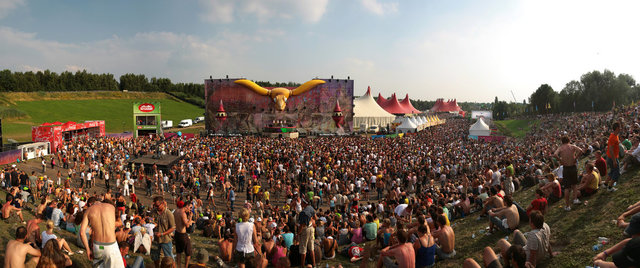 CUARTO FESTIVAL DEL TOMORROWLAND