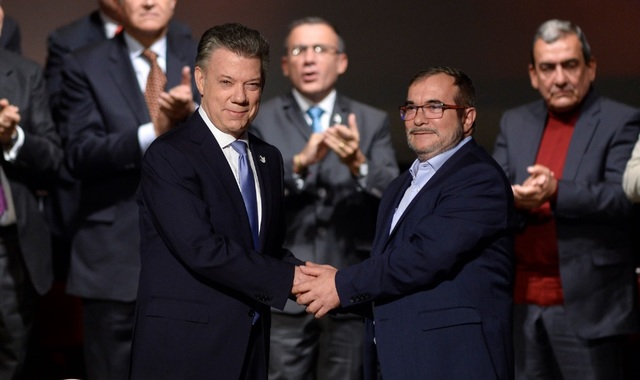 FIRMA DE ACUERDO CON LAS FARC