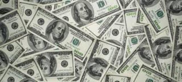 El gobierno congela las cuentas bancarias denominadas en dólares