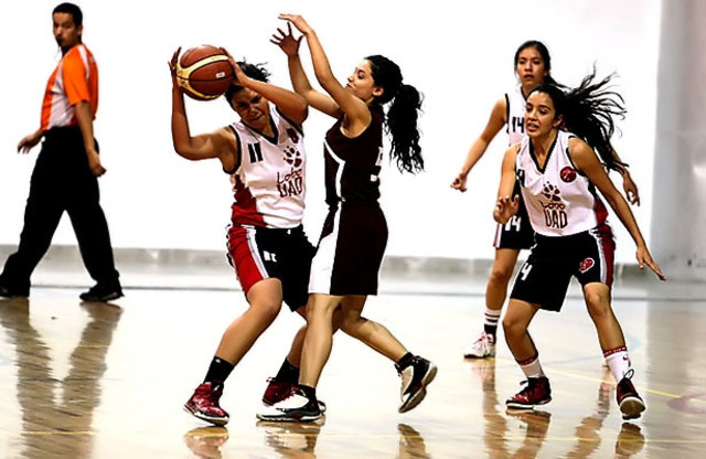 Primer campeonato femenino en chile.