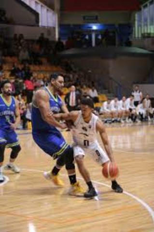 Si inicia el tiro libre, los jugadores no pueden modificar su posición