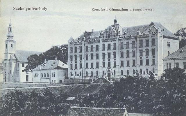 1910-től a Székelyudvarhelyi Katolikus Főgimnázium tanulója