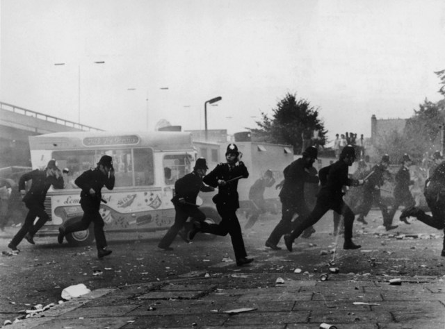 Disturbios del barrio londinense de Notting Hill
