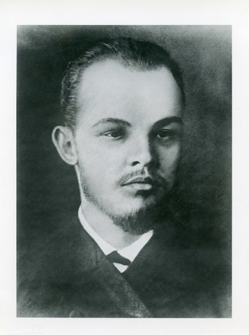 Bolsheviks led by Lenin overthrown Russian government