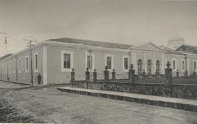 Creación de la carrera de orientación y psicología en la Escuela Normal de Heredia.