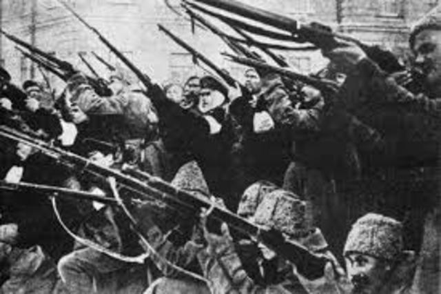 Intento de toma de poder y arresto de los bolcheviques.