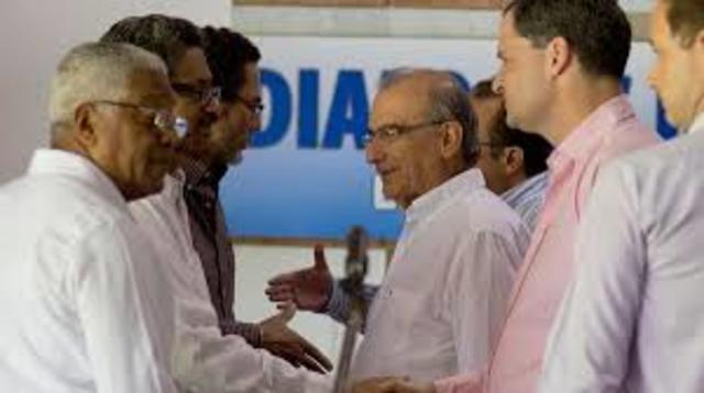 Comienza primera tregua unilateral e indefinida de las FARC.