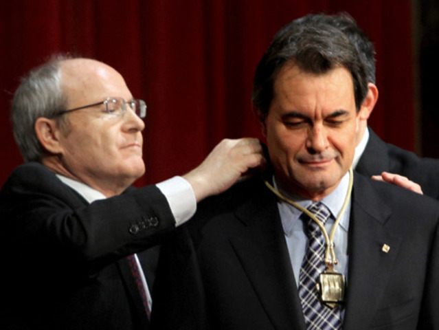 Artur Mas is elected new President of Catalonia