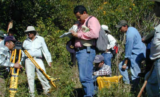 Fondo de Paz - El Salvador y Hondura (2003 - 2004)