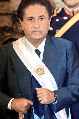 EDUARDO DUHALDE ASUME COMO PRESIDENTE