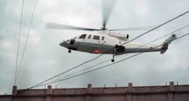 De la Rúa renuncia a la presidencia y se va en helicóptero