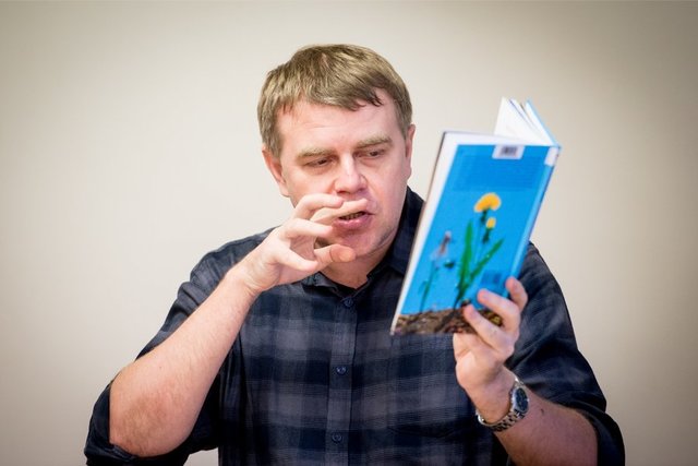 Andrus kivirähk kirjutab ka tsenaariume