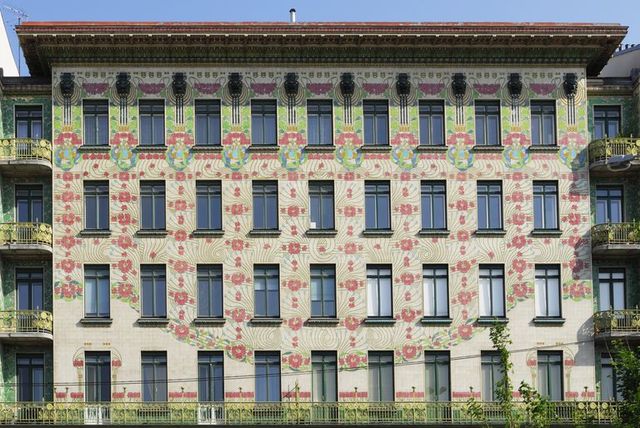 Costruzione della Majolkhaus di Wagner