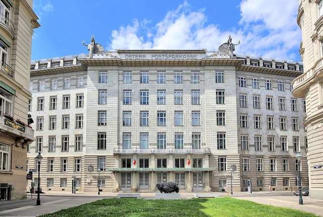 Postsparkasse di Otto Wagner