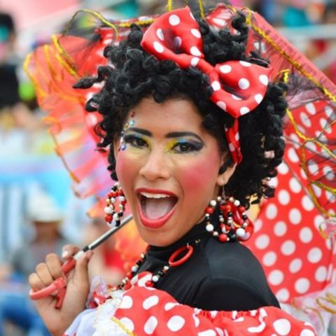 Se incorporan al carnaval "Las Negritas Puloy"