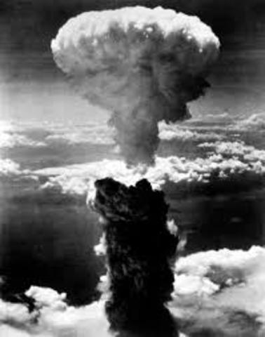 Atomic Bombs - Hiroshima and Nagasaki
