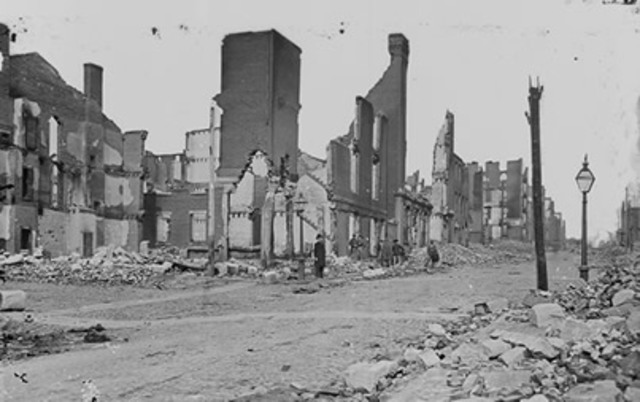 Richmond falls to the Union Army