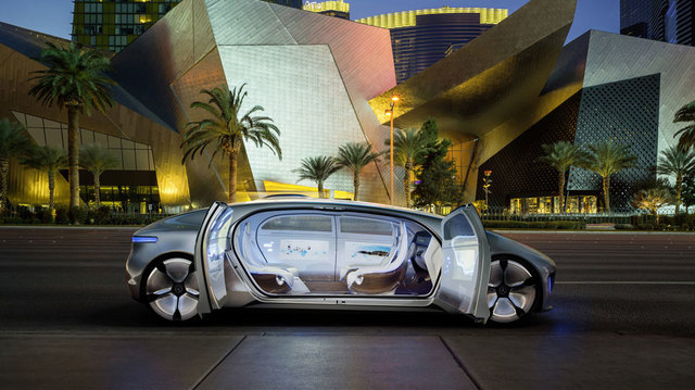 F 015 Luxury in Motion Concept Car*