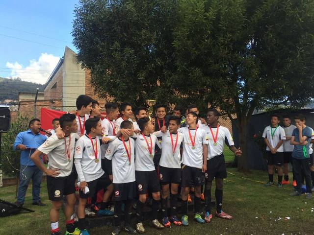 Mi equipo y yo quedamos campeones de CDF