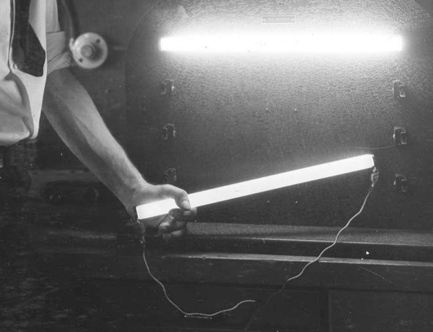 Crean la Lámpara Fluorescente