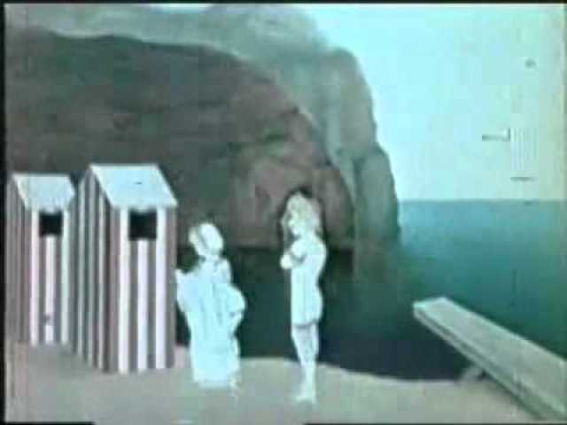 (1,895) Alrededor de una caseta de baño