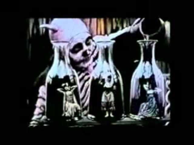 (1,907) Satán se divierte