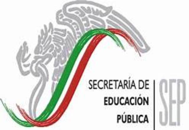 Se reforma la Ley de Secretarías y Departamentos de Estado y con ello se crea la Secretaría de Educación Pública.