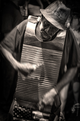 The Vest Frottoir or Rubboard