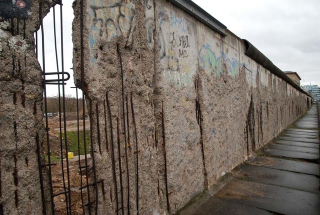 El muro de Berlin es destruido