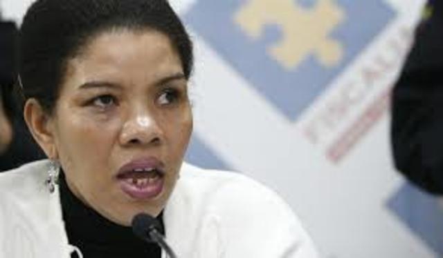 se entrega a las autoridades Elda Neyis Mosquera alias Karina, una de las guerrilleras más emblemáticas de las FARC.