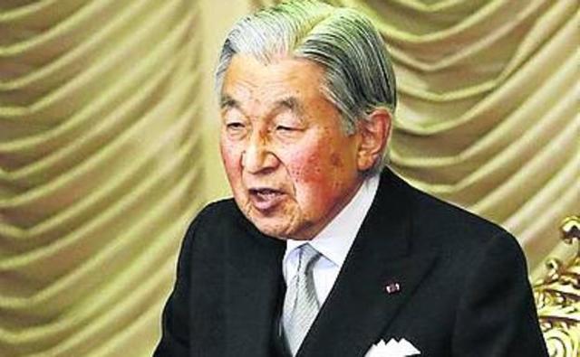 El emperador pierde su poder.